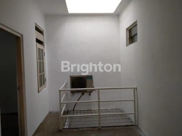 image DISEWAKAN RUMAH SIAP HUNI BCS 1,5 LANTAI KELAPA GADING (2)