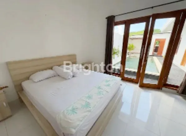 image VILLA FULL FURNISHED 3BR DENGAN KOLAM RENANG DI KAWASAN DEWI SRI – KUTA (2)