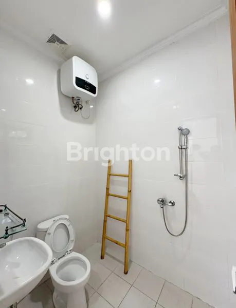 image VILLA FULL FURNISHED 3BR DENGAN KOLAM RENANG DI KAWASAN DEWI SRI – KUTA (6)