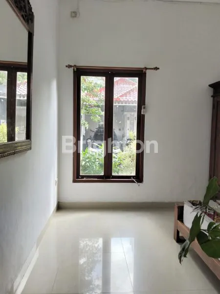 image RUMAH SEMI FURNISHED DALAM KOMPLEK ONE GATE KEROBOKAN (5)