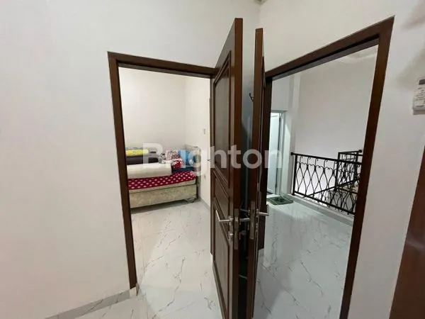 image DIJUAL CEPAT RUMAH SUPER EXLUSIVE CANTIK DAN LUXURIOUS, POSISI BAGUS HOOK 2 LANTAI DI MATRAMAN JAKARTA TIMUR (6)