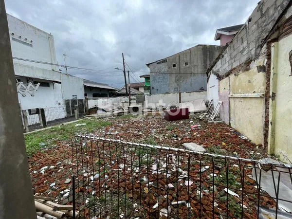 image DIJUAL CEPAT RUMAH SUPER EXLUSIVE CANTIK DAN LUXURIOUS, POSISI BAGUS HOOK 2 LANTAI DI MATRAMAN JAKARTA TIMUR (8)