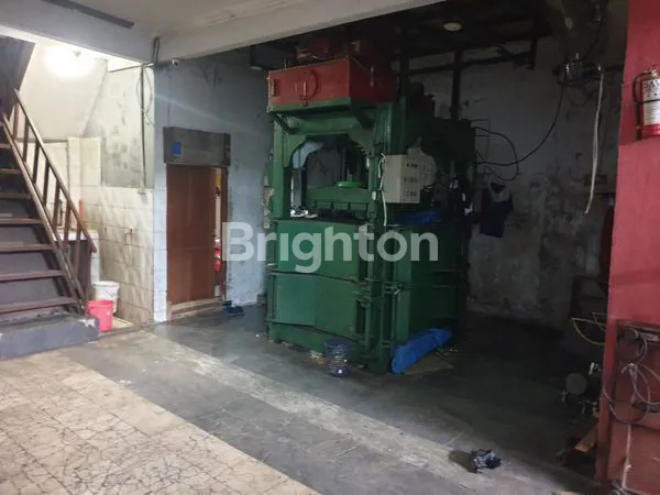 image DI JUAL BANGUNAN 2 LANTAI DI PINGGIR JALAN UTAMA JLN.KH HASYIM ASHARI , NEROGTOG, PINANG , TANGGERANG  (5)