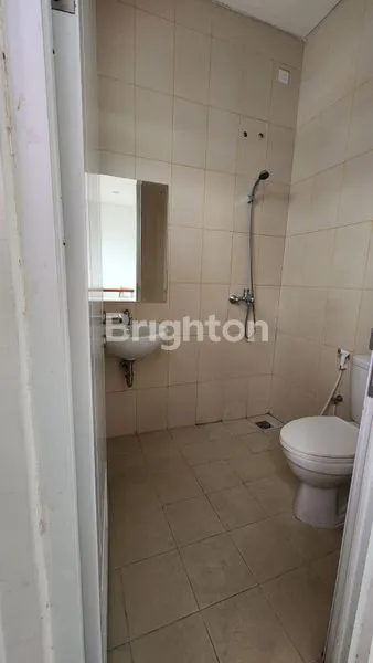 image RUMAH 2 LANTAI LEBAR 6 DI JGC CLUSTER LA SEINE CAKUNG TIMUR JAKARTA TIMUR (7)