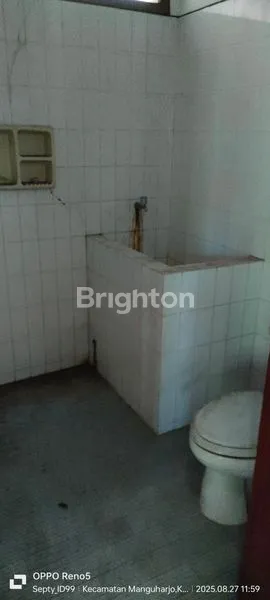 image RUMAH MEWAH 8KT STRATEGIS DEPAN YONIF 501 MADIUN LT 752M² (7)