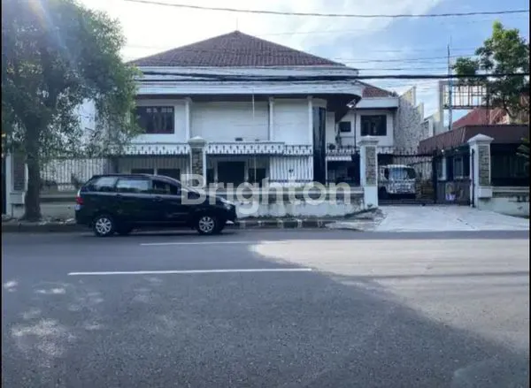 RUMAH EKS KANTOR NOL JALAN RAYA JEMURSARI DEKAT A YANI
