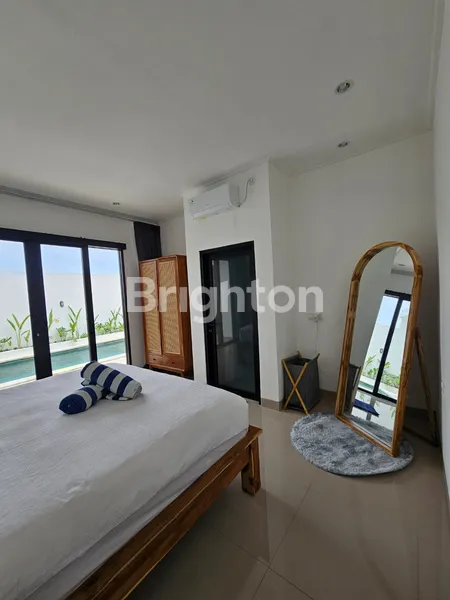 image A 2 BR VILLA WITH STUNNING RICE FIELD VIEW IN CANGGU, 12 MINUTES TO BATU BOLONG BEACH (2)