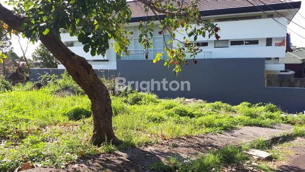 image LINGKUNGAN KOMPLEK DAN HUNIAN ELITE (4)