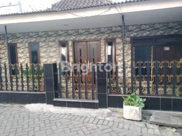 image RUMAH HOOK BAGUS TERAWAT, SIAP HUNI DI RANGKAH, 2 MENIT DARI JALAN RAYA KENJERAN (1)