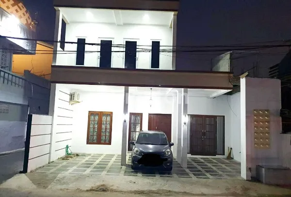 image DIJUAL CEPAT RUMAH SUPER EXLUSIVE CANTIK DAN LUXURIOUS, POSISI BAGUS HOOK 2 LANTAI DI MATRAMAN JAKARTA TIMUR (1)