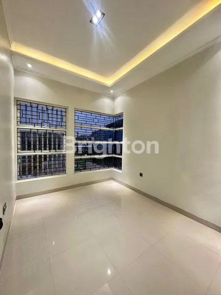 image RUMAH CAKEP BANGET SIAP HUNI DI METLAND TRANSYOGI CIBUBUR (8)