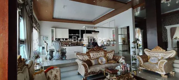 image RUMAH MEWAH BESERTA 7 UNIT KIOS DI LAHAN 3265 M² DI BANDAR LAMPUNG  (5)