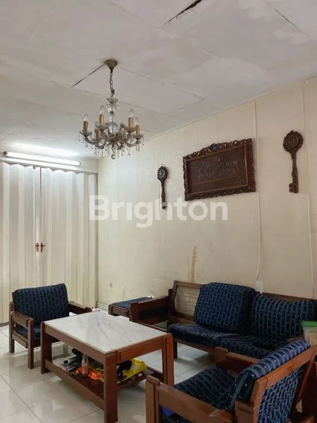 image DIJUAL RUMAH HITUNG TANAH LOKASI STRATEGIS RAWAMANGUN (4)