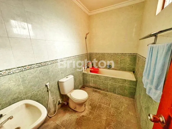 image DIJUAL RUMAH MEWAH 2 LANTAI DI CEMPAKA PERMAI, PADANG SAMBIAN - DENPASAR BARAT (6)