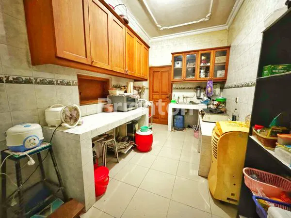 image DIJUAL RUMAH MEWAH 2 LANTAI DI CEMPAKA PERMAI, PADANG SAMBIAN - DENPASAR BARAT (8)