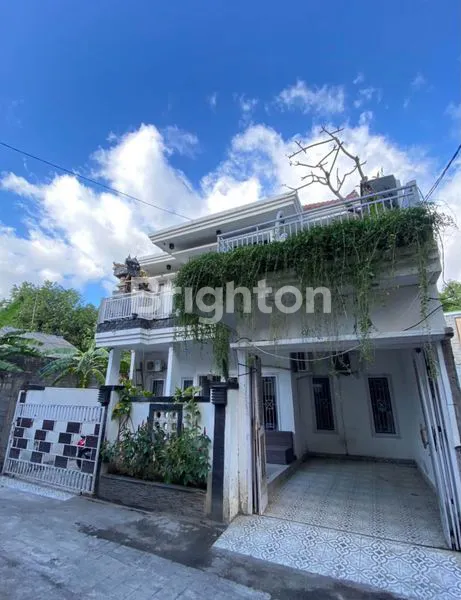 image RUMAH LANTAI 2 GARASI 2 MINIMALIS DI PUSAT KOTA (2)