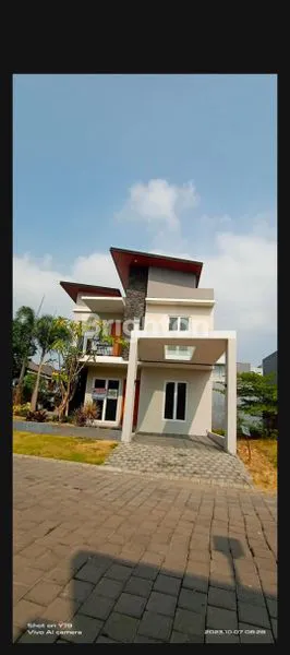 RUMAH MEWAH GRAHA NATURA 3+1KT, VOID TINGGI, SIAP HUNI