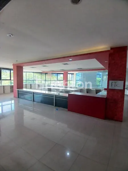 image DISEWAKAN GEDUNG KOMERSIAL JALAN PROTOKOL DEKAT RAYA DARMO, TUNJUNGAN DAN KERTAJAYA (4)