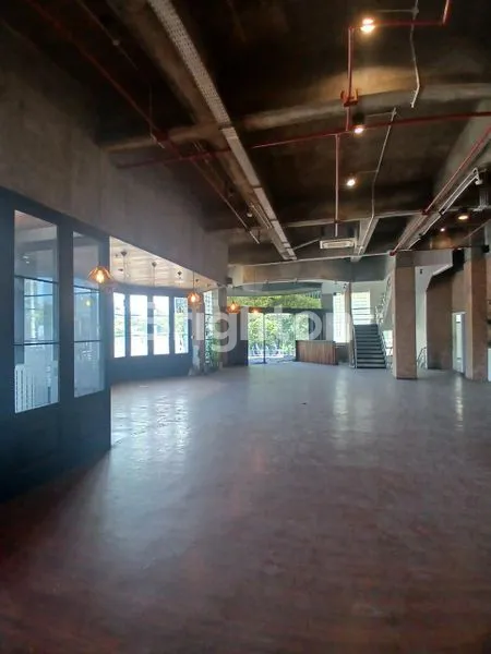 image DISEWAKAN GEDUNG KOMERSIAL JALAN PROTOKOL DEKAT RAYA DARMO, TUNJUNGAN DAN KERTAJAYA (6)