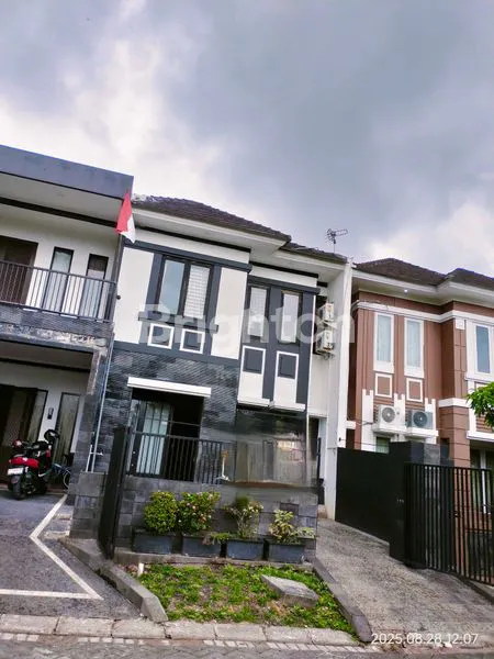 image RUMAH 2 LANTAI BALIKPAPAN BARU  (1)