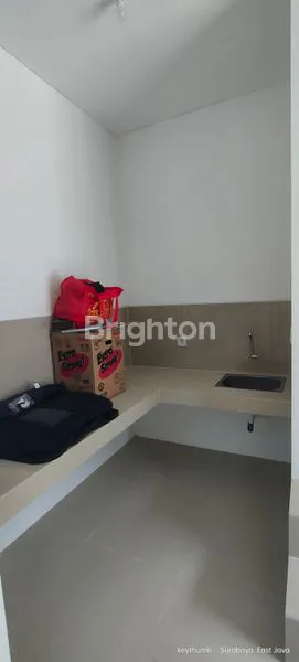 image RUMAH MEWAH DI REGENCY ONE EAST POINT, SURABAYA (4)