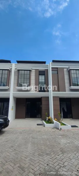 image RUMAH MEWAH DI REGENCY ONE EAST POINT, SURABAYA (2)