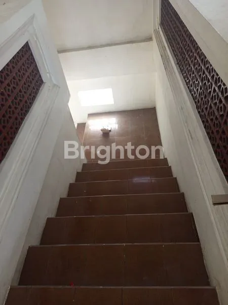 image SEWA RUKO 3 LANTAI LT 600M² DENPASAR (8)