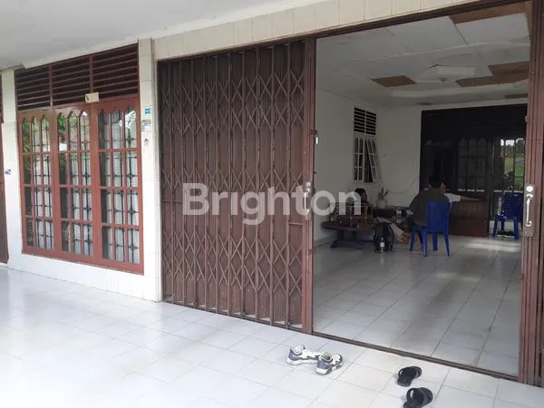 image RUMAH MEWAH ASRI DAN NYAMAN DI JL WIRASWASTA 2 (4)