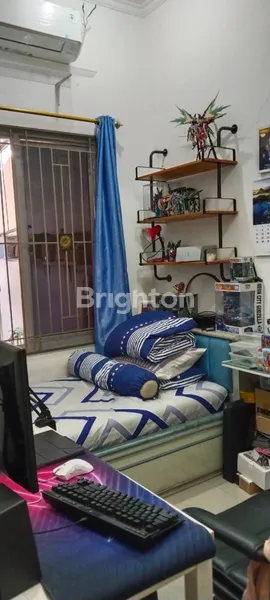 image RUMAH SIAP HUNI 3.5 LANTAI DI KOMPLEKS DKI 2, SUNTER JAYA, JAKARTA UTARA (3)