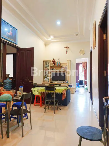 image RUMAH CANTIK SIAP HUNI SEMI FURNISHED (3)