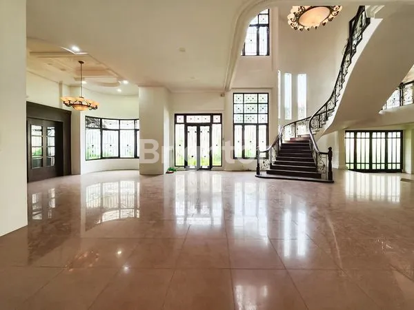 image DIJUAL VILLA MEWAH PINGGIR JALAN UTAMA MEDAN - POLONIA (2)