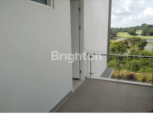 image RUMAH BARU 2 LANTAI DI KAWASAN HUNIAN PREMIUM DI KOTA BATAM, MEMILIKI KONSEP RESORT LIVING YANG MEMADUKAN KENYAMANAN HUNIAN DENGAN KEINDAHAN ALAM TROPIS DAN AKSES INTERNASIONAL YANG STRATEGIS (5)