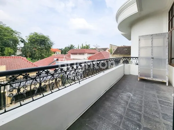 image DIJUAL VILLA MEWAH PINGGIR JALAN UTAMA MEDAN - POLONIA (8)