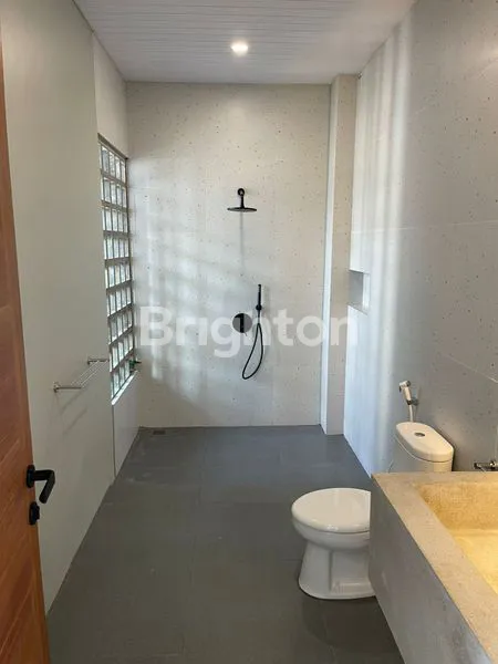 image VILLA BARU MODEL MEZANINE LOKASI PADONAN DEKAT CANGGU (8)
