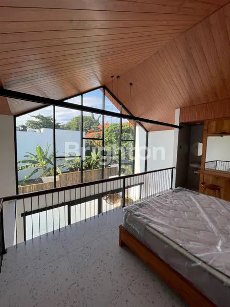 image VILLA BARU MODEL MEZANINE LOKASI PADONAN DEKAT CANGGU (5)