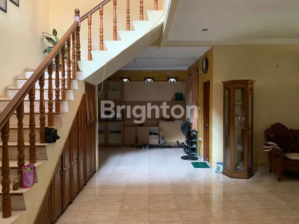 image RUMAH 2 LANTAI SEMI-FURNISHED DI KEBUN PALA, DEKAT HALIM PK (5)