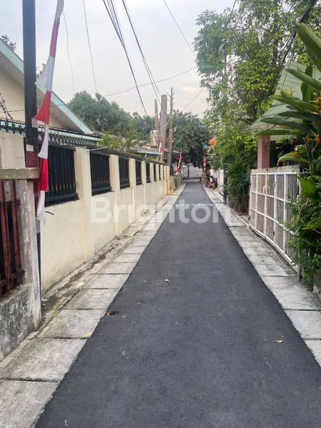 image DI JUAL RUMAH MENTENG LOKASI SANGAT STRATEGIS, COCOK UNTUK D BANGUN KOST2AN (4)