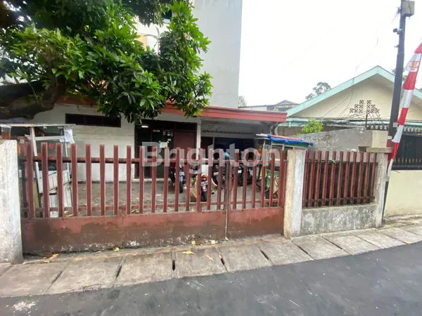 image DI JUAL RUMAH MENTENG LOKASI SANGAT STRATEGIS, COCOK UNTUK D BANGUN KOST2AN (1)