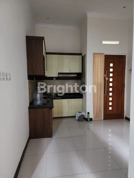 image RUMAH MEWAH SIAP HUNI 2 LANTAI LINGKUNGAN NYAMAN DI SOEKARNO HATTA  (3)