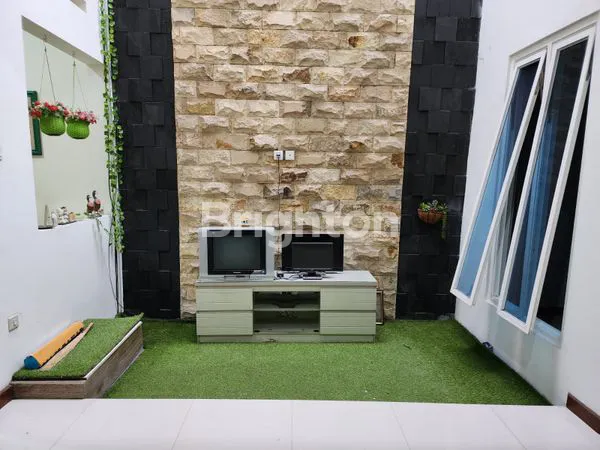 image RUMAH MEWAH SIAP HUNI 2 LANTAI LINGKUNGAN NYAMAN DI SOEKARNO HATTA  (5)