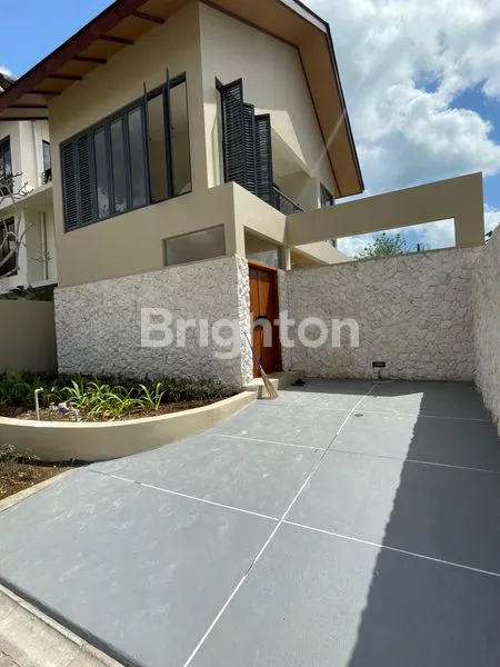 image DIJUAL VILLA 3 KAMAR TIDUR DI TENGAH AREAL VILLA ELITE DI JIMBARAN. (3)