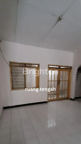 image RUMAH MEWAH 3 LANTAI DI GUNUNG BATU - 4KT, ROOFTOP, CARPORT (3)