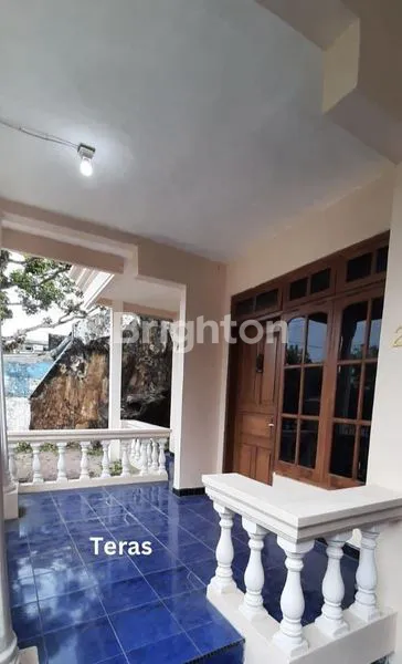 image RUMAH MEWAH 3 LANTAI DI GUNUNG BATU - 4KT, ROOFTOP, CARPORT (4)