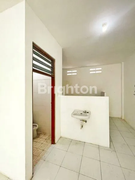 image JUAL RUKO STRATEGIS 3 LANTAI BULUH INDAH (4)