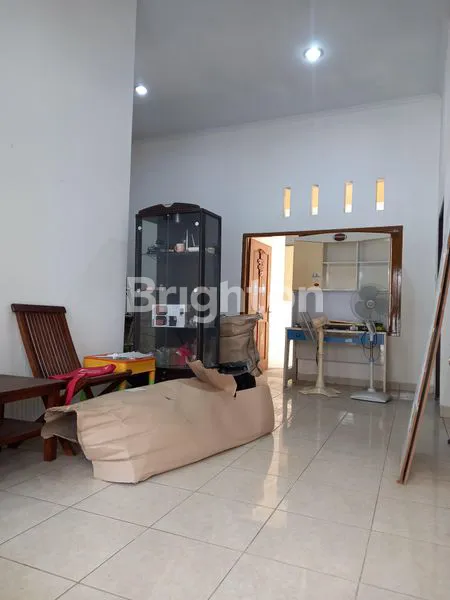 image DISEWAKAN RUMAH BANGUNAN BARU SIAP PAKAI DISEMARANG (2)