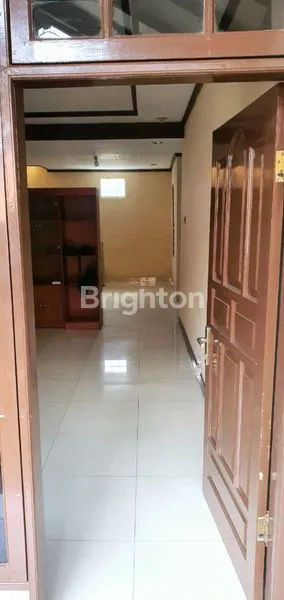 image TURUN HARGA RUMAH 2 LANTAI SIAP HUNI STRATEGIS DI ANTAPANI BANDUNG (2)