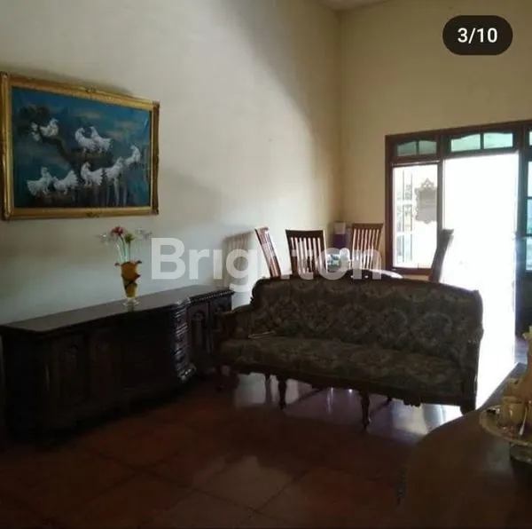 image RUMAH STRATEGIS 2 LANTAI SIAP HUNI - MANUKAN MADYA (3)