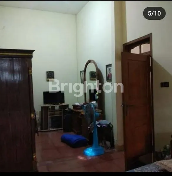 image RUMAH STRATEGIS 2 LANTAI SIAP HUNI - MANUKAN MADYA (5)