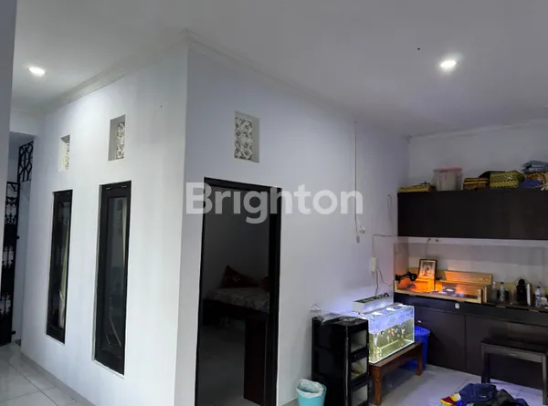 image DIJUAL HUNIAN EKSKLUSIF 2 LANTAI DILOKASI EMAS DENGAN AKSES JALAN LUAS NYAMAN DAN STRATEGIS (6)