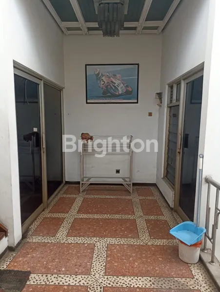 image RUMAH SURABAYA PUSAT LOKASI STRATEGIS DEKAT PENGADILAN NEGERI, DEKAT RAYA TUNJUNGAN (4)